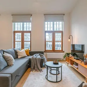 https://modern-apartment-located-at-historical-grand-market.brusselshotelsbook.com