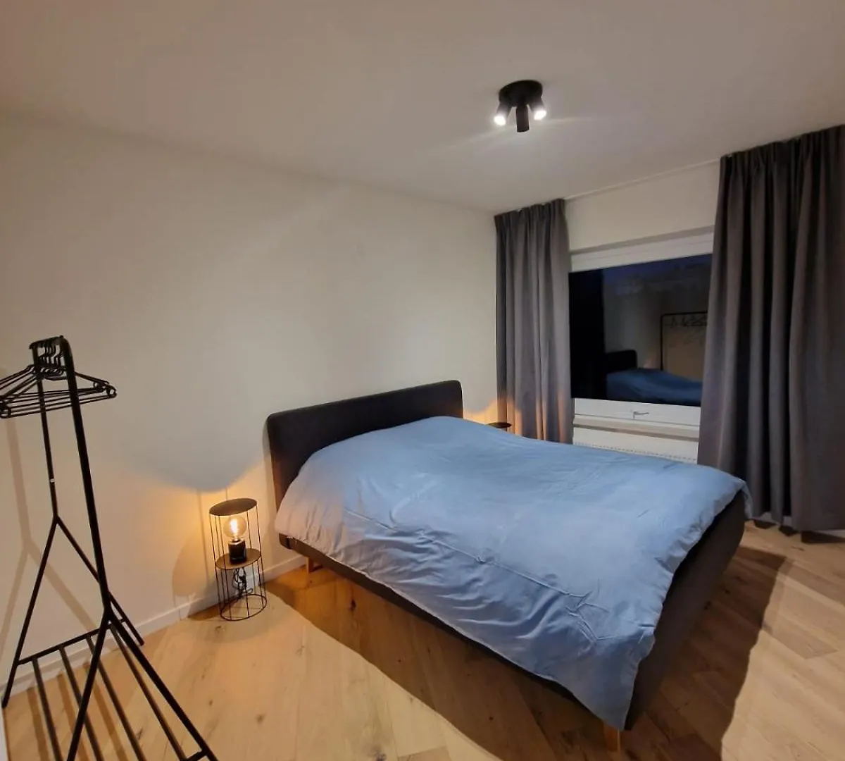 Luxury Renovated 3 Rooms Apartment Oostende 0*,  België