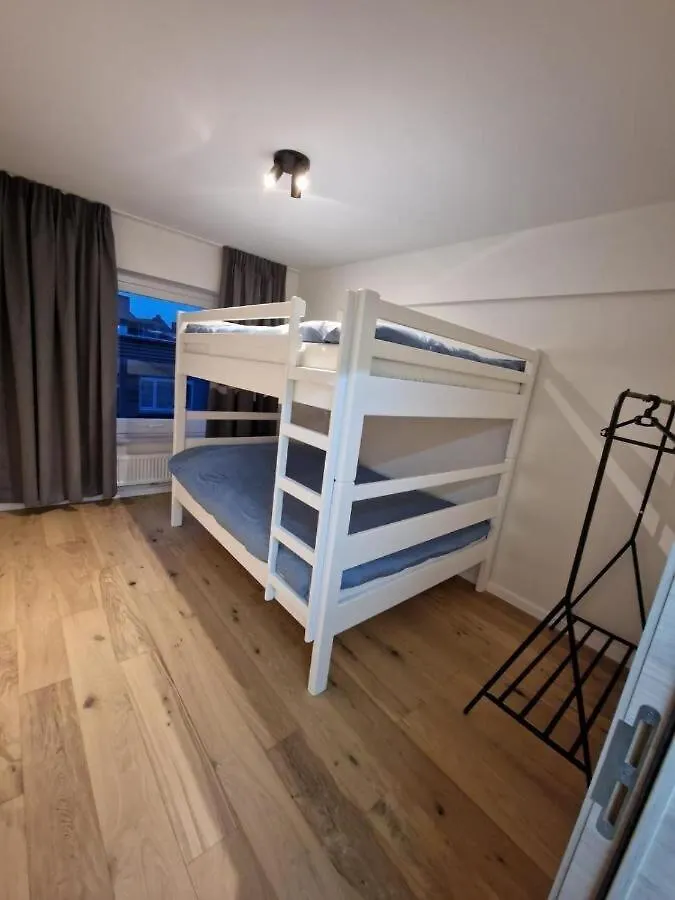 Luxury Renovated 3 Rooms Apartment Oostende