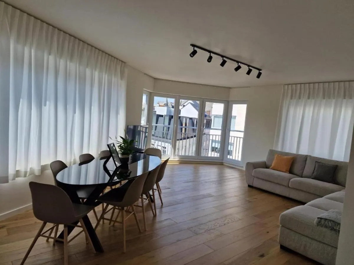 Luxury Renovated 3 Rooms Apartment Oostende 0*,  België